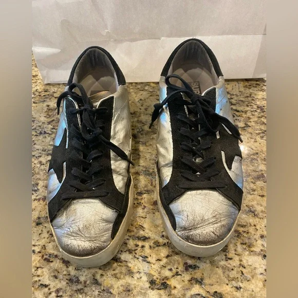 GOLDEN GOOSE SUPERSTAR Silver and Black Sneakers. Size 42. Influencer Favorite! - Picture 2 of 7